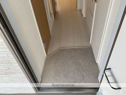 クレイノネオストリーム[1K/24.55m2]の玄関