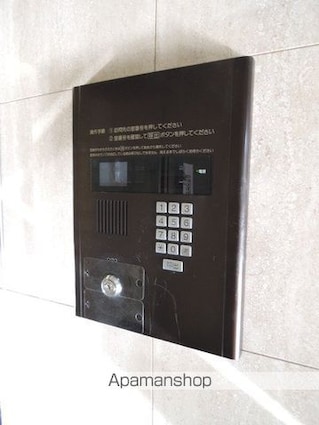 ヴィアーレＭ[2K/41.01m2]のエントランス1