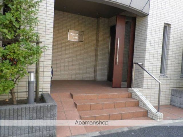 アイリスコート七右衛門の玄関写真