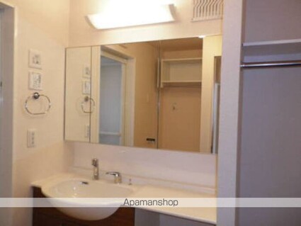 セジュール八幡イースト[2LDK/65.84m2]の洗面所