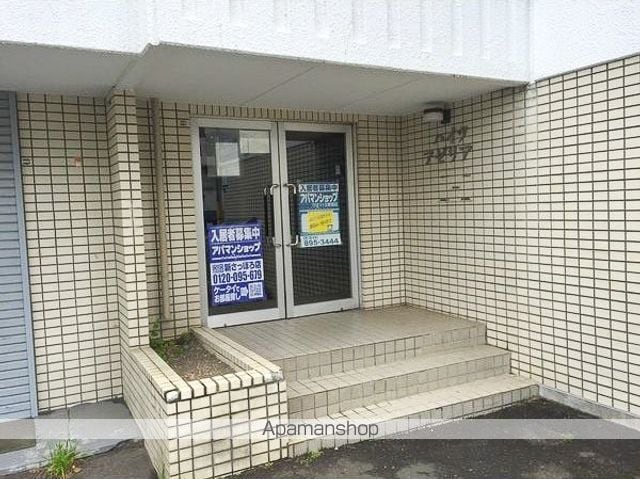 ハイツアゼリアの玄関写真