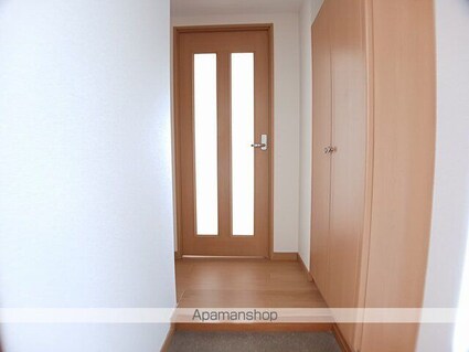 ジャパン・ビレッジウェスト[2LDK/59.24m2]の玄関