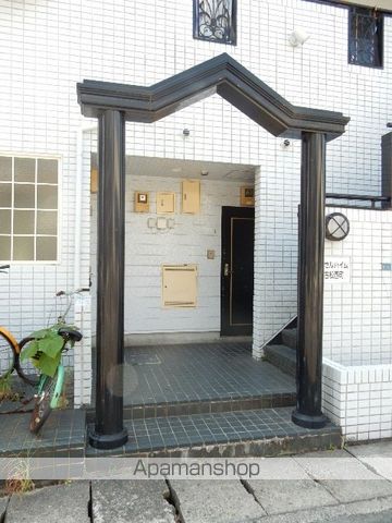 エクセルハイム西古松西町の玄関写真