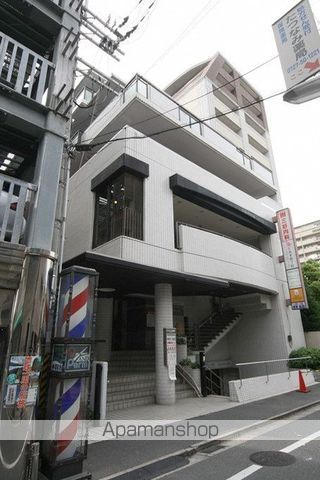 サンロイヤル池田駅前の玄関写真
