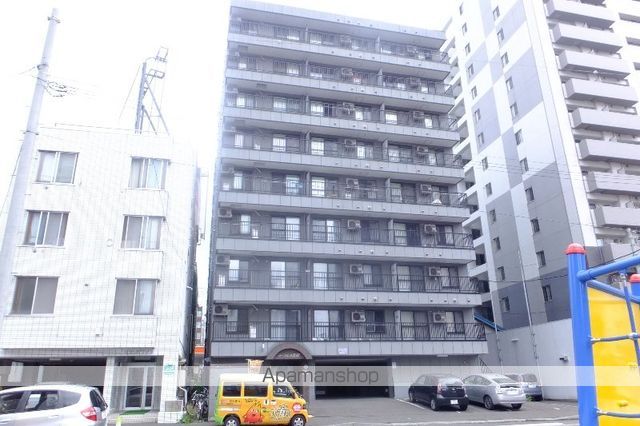 ルーブル4条館の外観写真