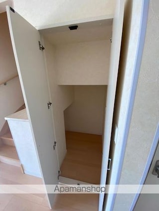 Ｉ・セレブ香川町Ａ・Ｂ[2LDK/62.89m2]の収納