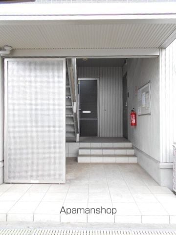 リヤンAJIIの玄関写真