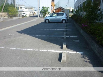 レオパレスＧｒｏｏｖｅｒ[1K/22.35m2]の駐車場