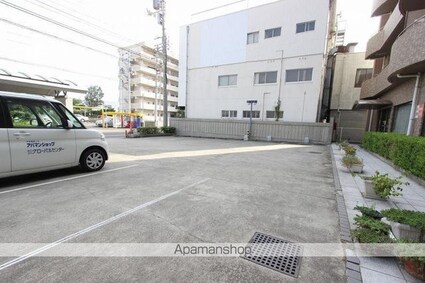 レジデンス平田[1K/43.3m2]の駐車場