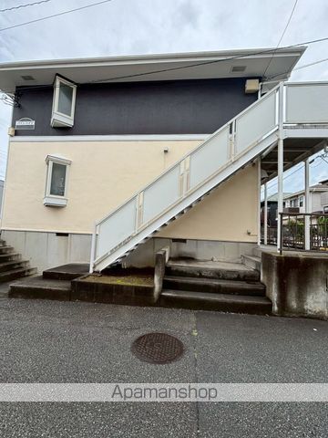 パインハイツの玄関写真