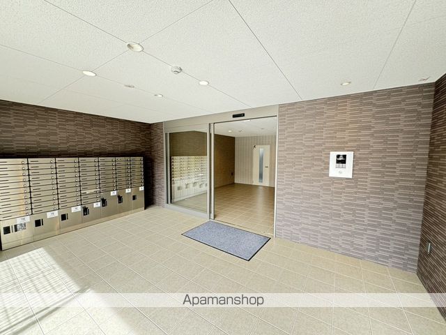 クローバー・メゾン服部の玄関写真