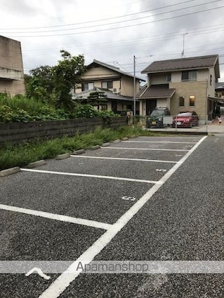シュタットポルト[1K/28.74m2]の駐車場2
