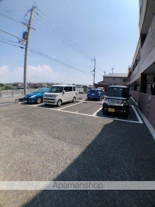 Ｗｅｓｔ　Ｂｌｕｅ[1K/31.02m2]の駐車場