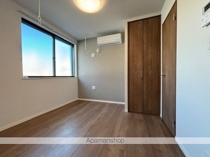 ＡＫｒｙｓｔａｌ[1K/18.95m2]のリビング・居間1