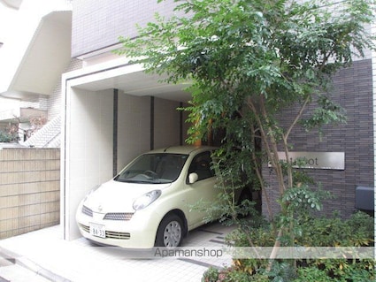 ｔ－ｒｏｏｔ（ティー　ルート）[1K/24.07m2]の駐車場