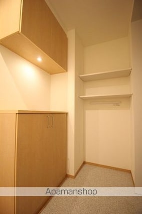 グランマスト西崎　Ｂ棟[2LDK/65.25m2]の玄関