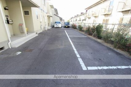香川県高松市屋島西町[3LDK/84.06m2]の共用部1
