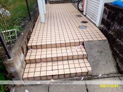 レオパレスライト３３９[1K/22.33m2]のエントランス