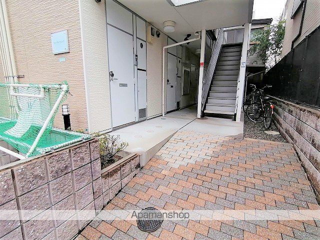 レオパレスウォーターウェーブの玄関写真