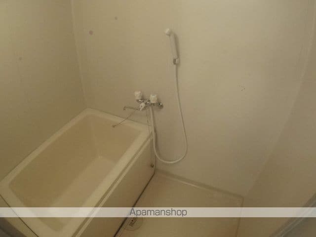 シロハイヌ小阪の内装写真