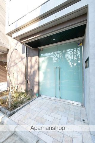 SPコート千川の玄関写真