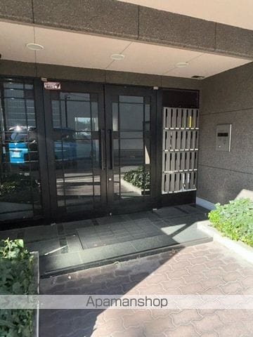 フォレストコート岸和田の玄関写真