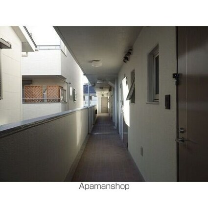 メゾン志賀[1LDK/38.36m2]のエントランス1