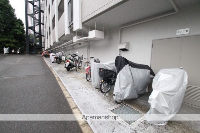 クローバー・メゾン千里山の玄関写真