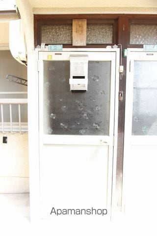 篠崎アパートの玄関写真