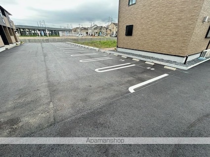 ベルカレントⅡ[1LDK/44.7m2]の駐車場