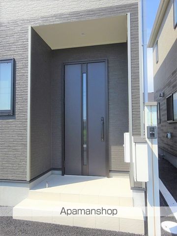 沼津市 2階建 築3年の玄関写真