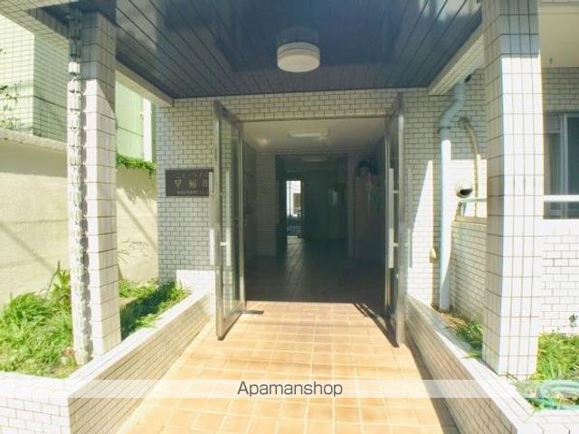 ニューハイム早稲田の玄関写真