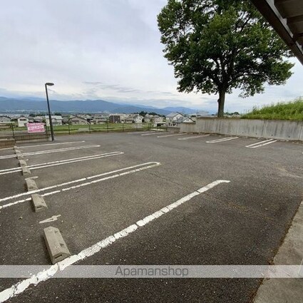 長野県伊那市荒井[2LDK/56.19m2]の駐車場2