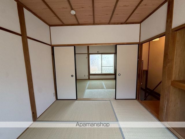 葛原新町堂前貸家の内装写真