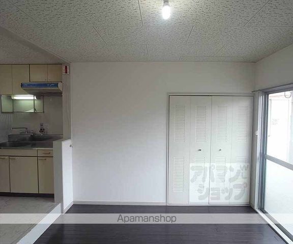 紫野上柏野町マンションの内装写真