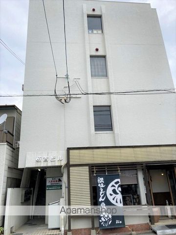 恒吉ビルの外観写真