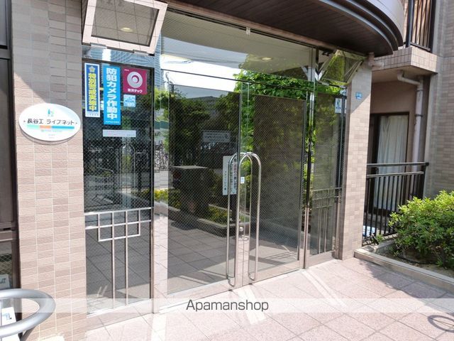 アディーレ八尾の玄関写真