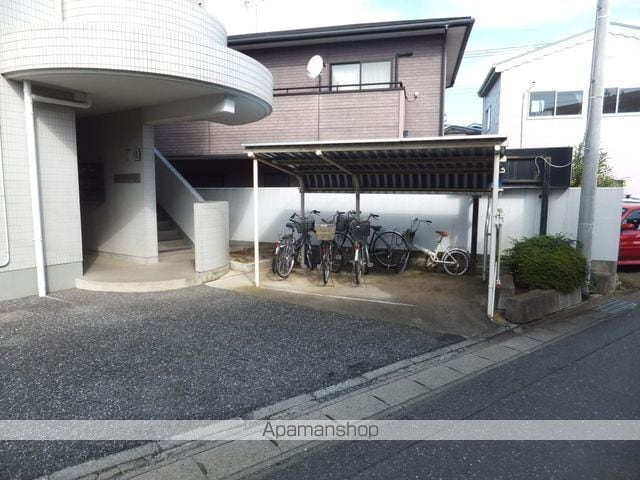 ロイヤルマンションの玄関写真