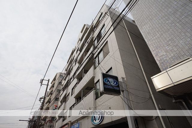 メイツ新宿なつめ坂の外観写真