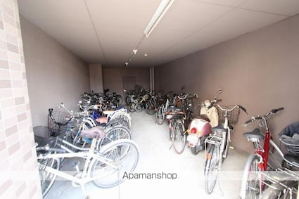 香川県高松市上之町２丁目[1K/33.97m2]の共用部1