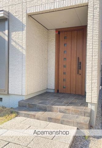 石浜南ヶ丘戸建の玄関写真