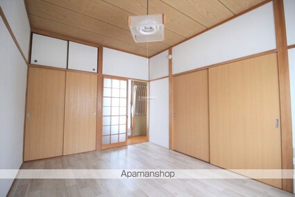 神村町　石岡貸家[4K/82.5m2]の内装2