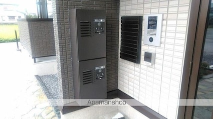 コアロードＶＩＩＩ[2LDK/63.03m2]のエントランス