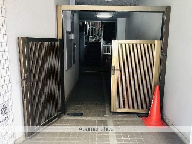 ソワレドミノベ鶴見中央ビルの玄関写真