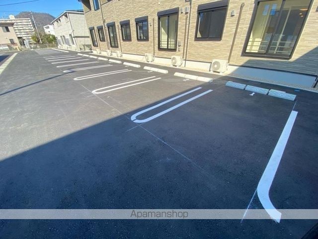 香川県高松市鶴市町[1LDK/50.14m2]の駐車場
