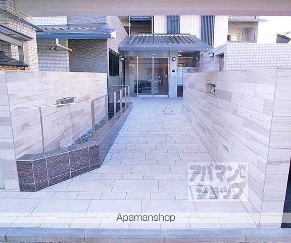 アムール京都仁王門の玄関写真