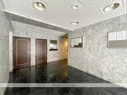 ライオンズマンション南青山シドニービル[1R/20.78m2]のロビー