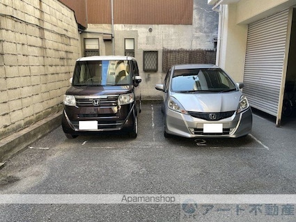 亀田ビル[2DK/38m2]の駐車場