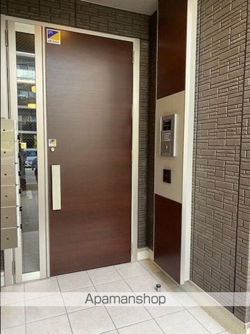 ソルプレーザ玉造の玄関写真