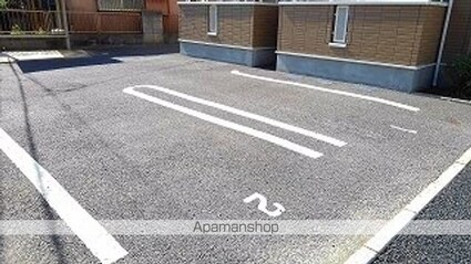 グリーンヒル小出Ｆ[1R/32.9m2]の駐車場